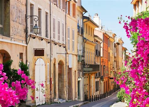 streets in aix en provence.